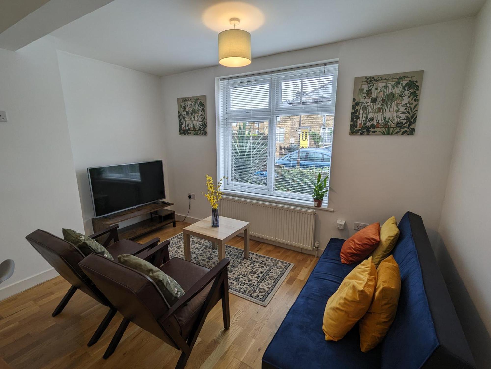 Fantastic 3-Bedroom House In London Morden  Екстер'єр фото